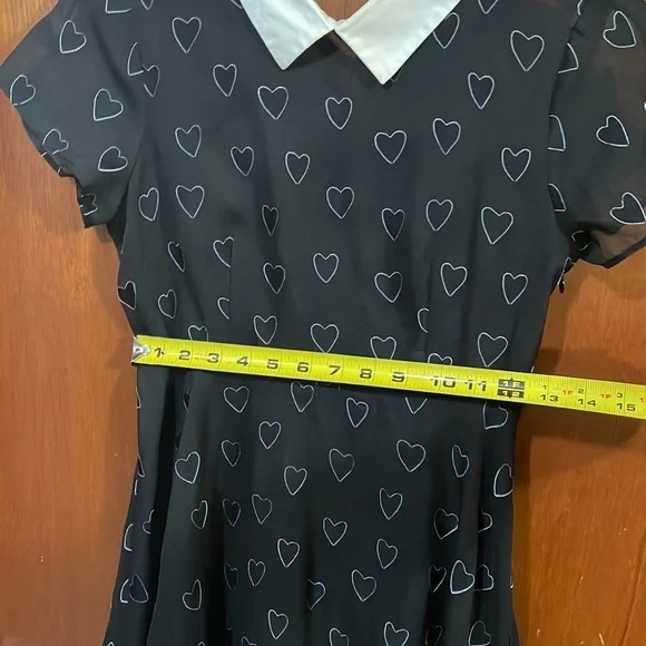 Gothic style black heart dress with white color - Picture 11 of 13